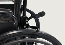 Load image into Gallery viewer, Everest &amp; Jennings Traveler HTC Heavy Duty Bariatric Wheelchair